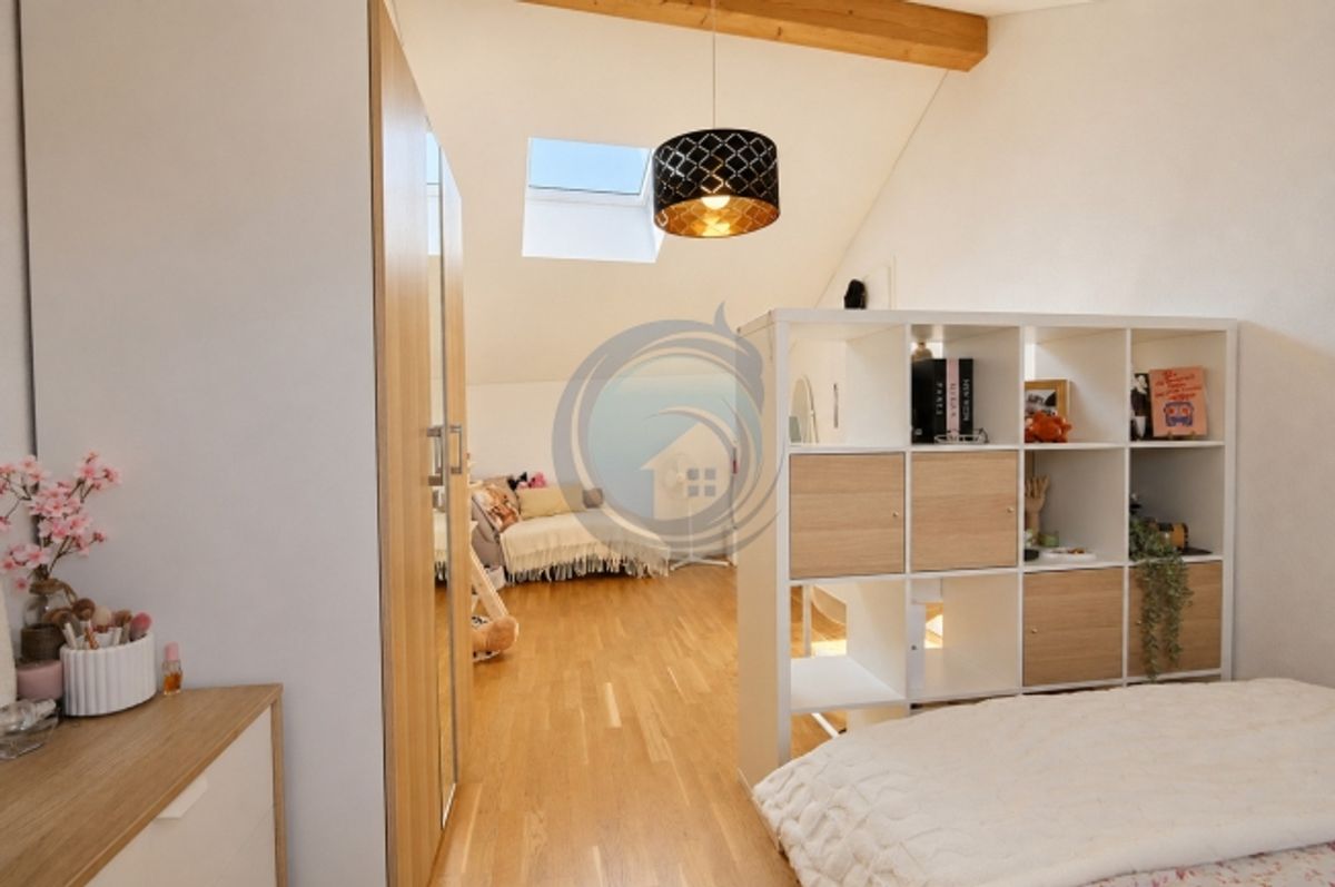 SCHÖNER, LICHTFLUTIGER UND CHARMANTER 4,5-ZIMMER-DOPPELWOHNUNG DURCHGEHEND - 13