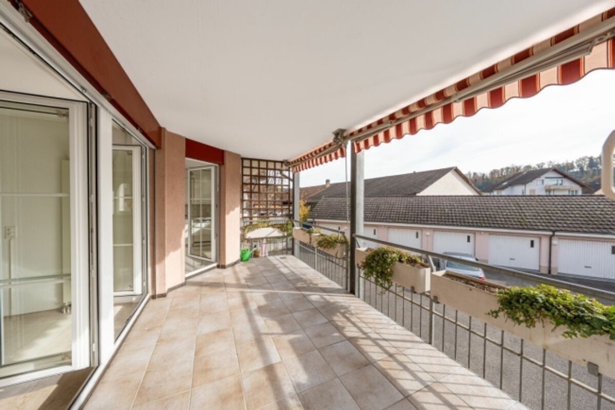 gepflegte Eigentumswohnung mit Balkon, Keller und drei Garagenboxen - 4