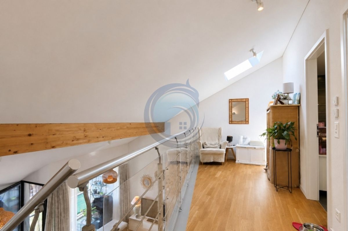SCHÖNER, LICHTFLUTIGER UND CHARMANTER 4,5-ZIMMER-DOPPELWOHNUNG DURCHGEHEND - 9