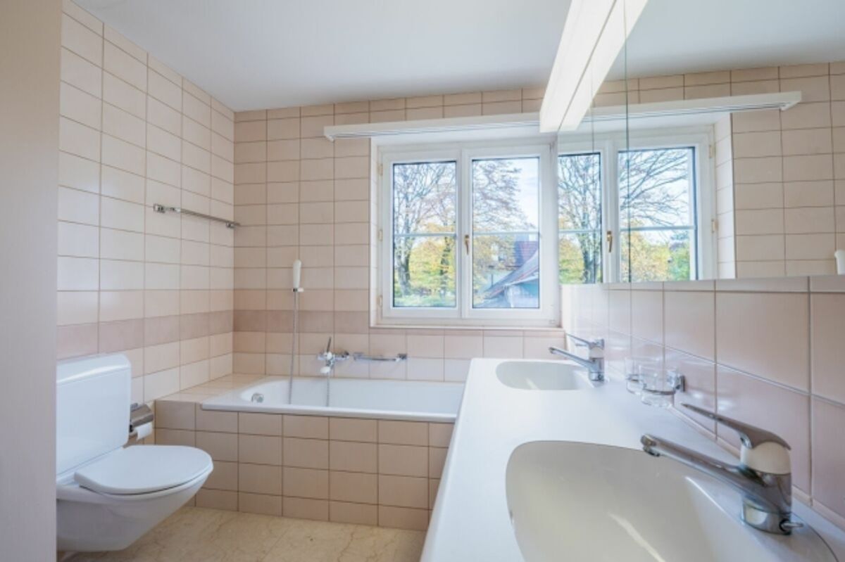 gepflegte Eigentumswohnung mit Balkon, Keller und drei Garagenboxen - 8