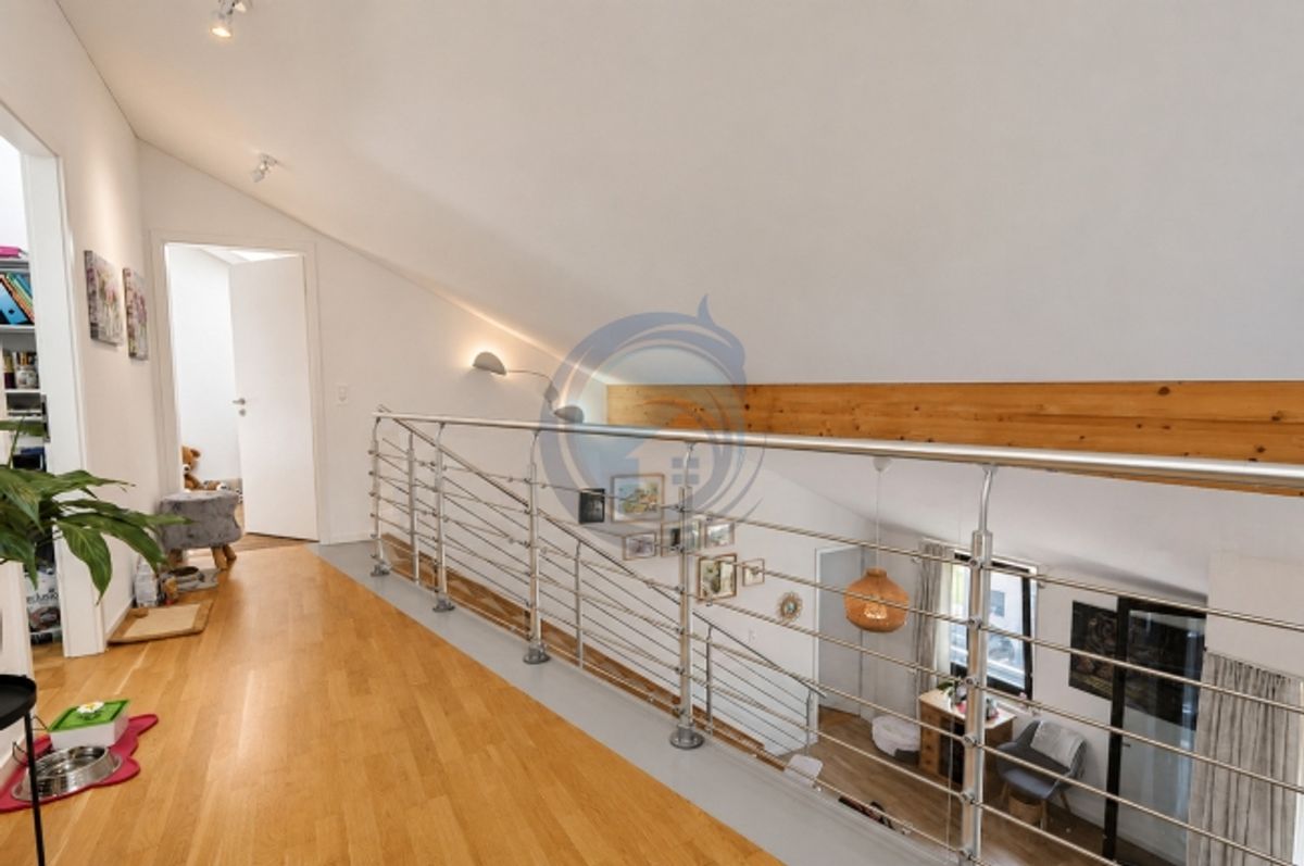 SCHÖNER, LICHTFLUTIGER UND CHARMANTER 4,5-ZIMMER-DOPPELWOHNUNG DURCHGEHEND - 10