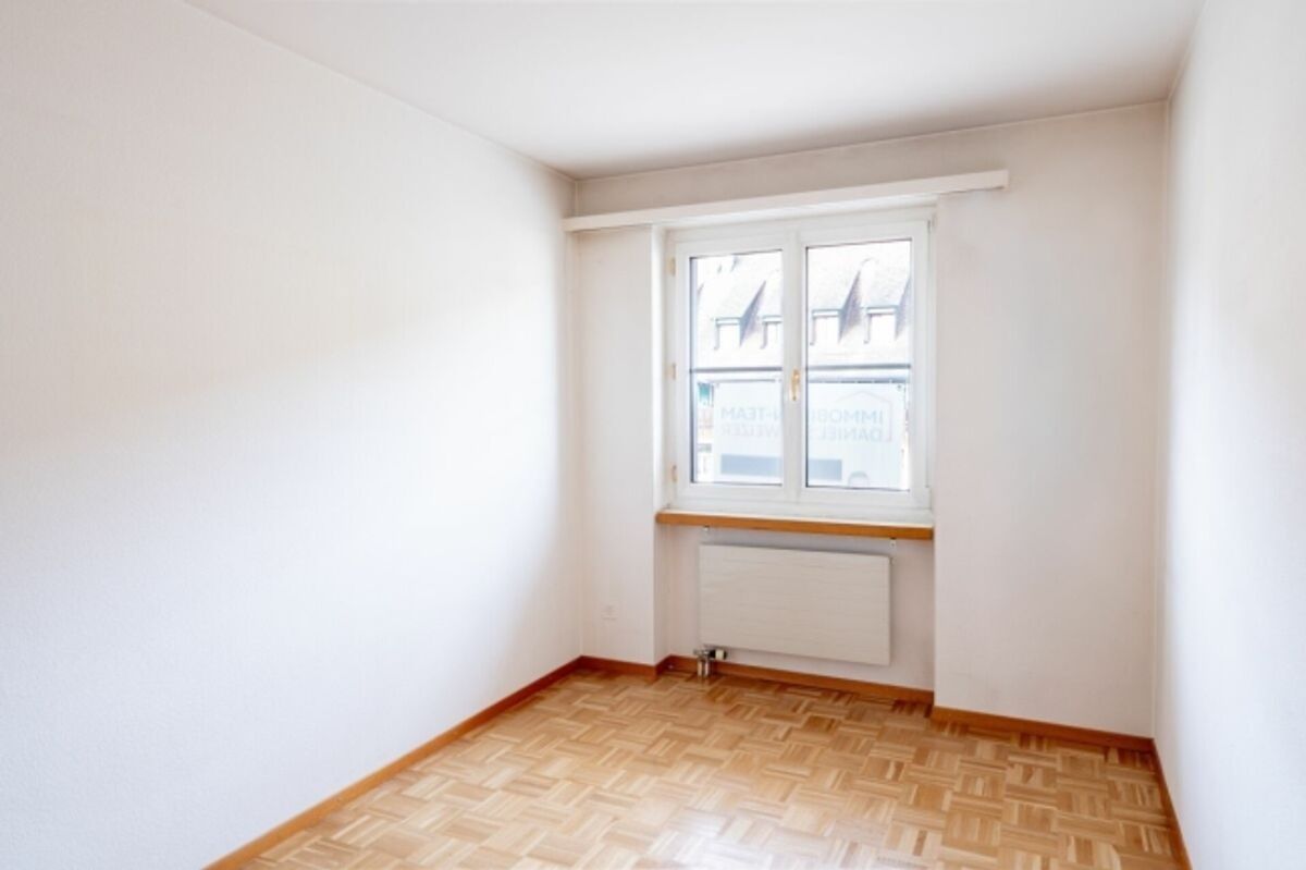 gepflegte Eigentumswohnung mit Balkon, Keller und drei Garagenboxen - 10