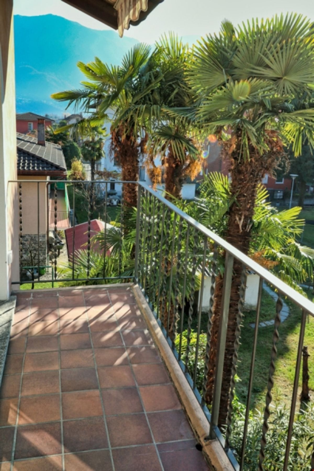 ASCONA,
Zu vermieten elegante 3½ Zimmerwohnung mit Cheminee und Charme - 4