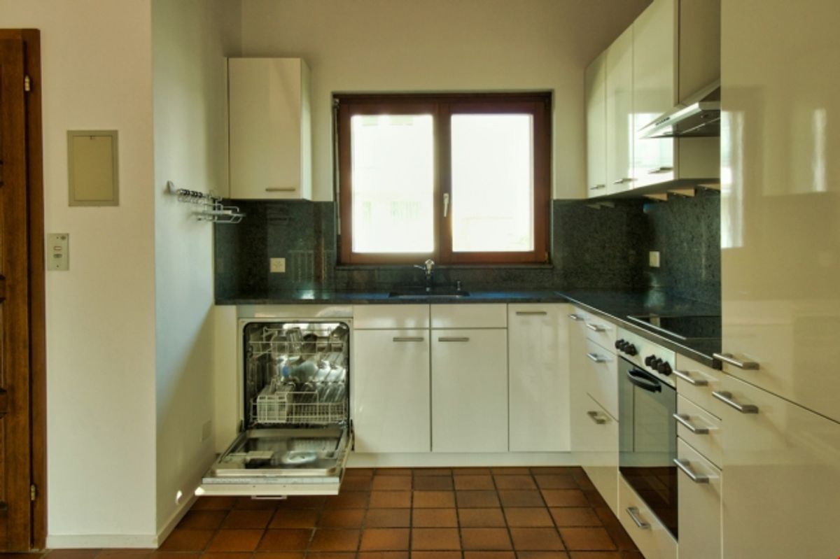 ASCONA,
Zu vermieten elegante 3½ Zimmerwohnung mit Cheminee und Charme - 9