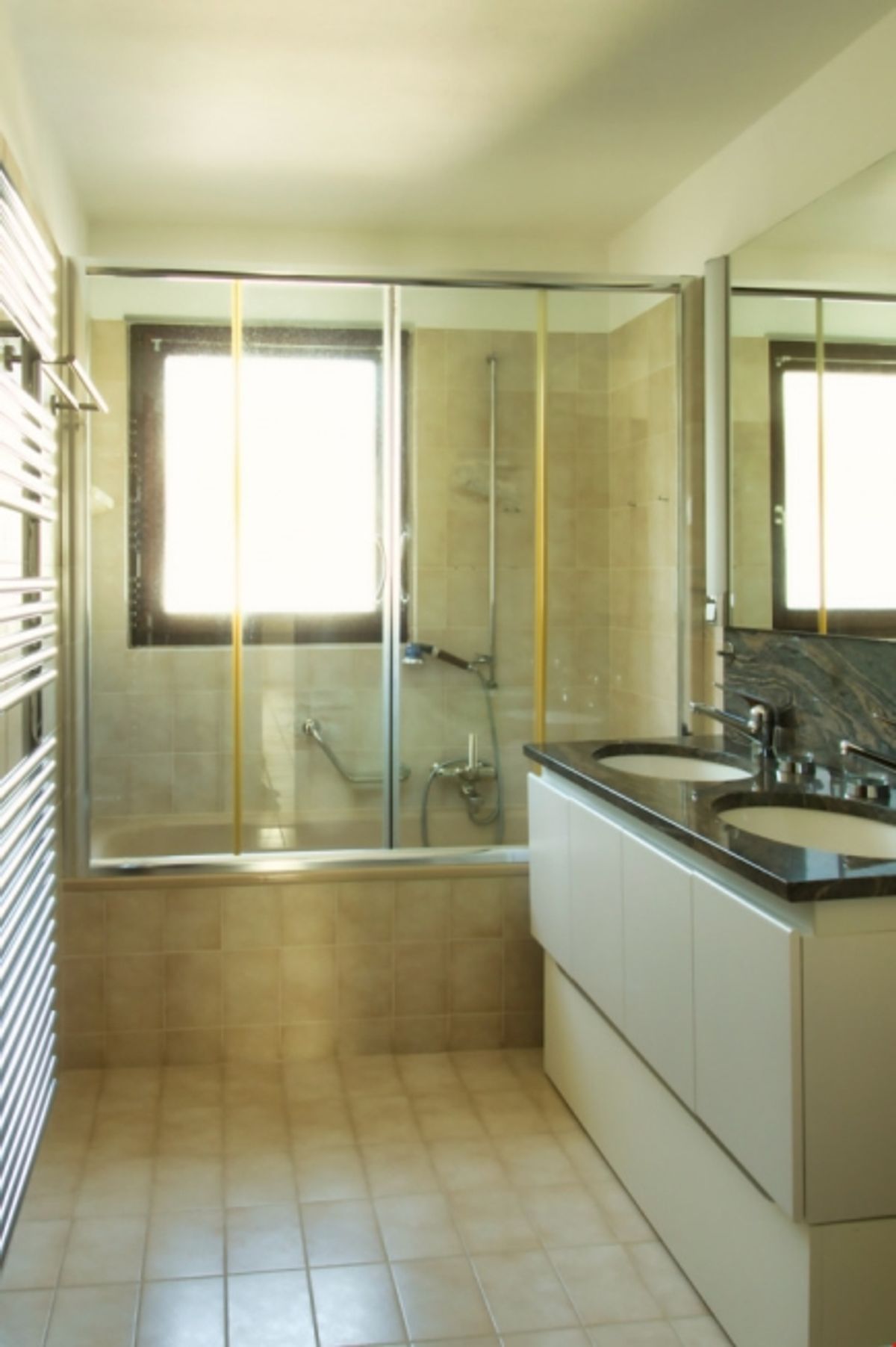 ASCONA,
Zu vermieten elegante 3½ Zimmerwohnung mit Cheminee und Charme - 11