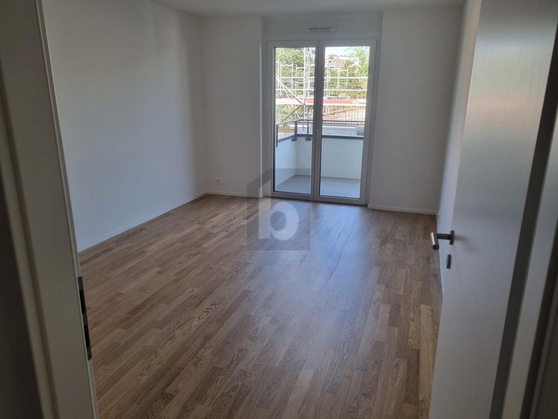 CONFORT MODERNE DANS UN EMPLACEMENT IDÉAL - 3