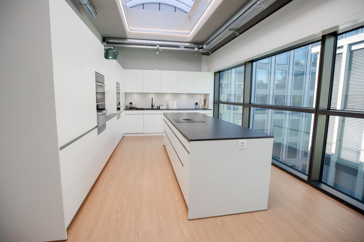 Exklusive Büro- und Showroomflächen mit Autolift  bis zu 5'700 m² - 5