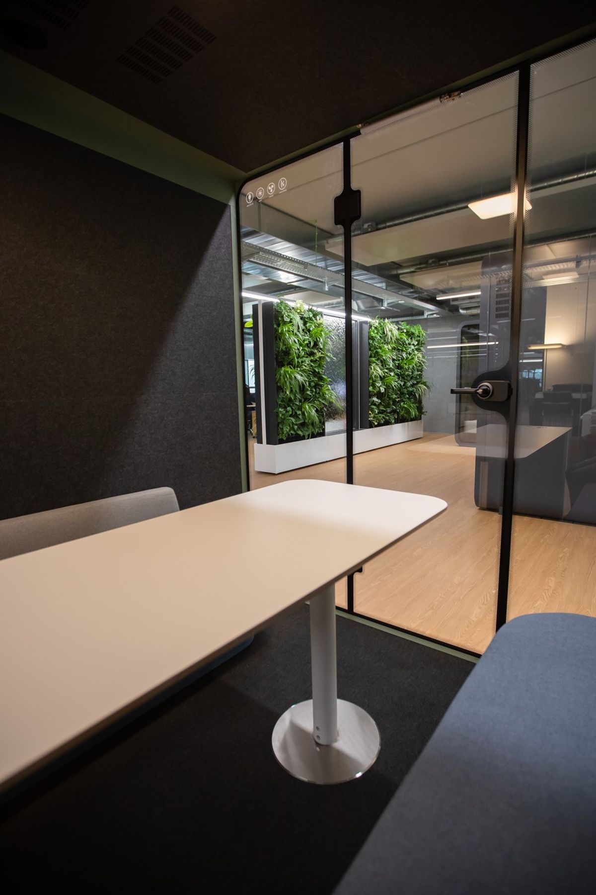 Exklusive Büro- und Showroomflächen mit Autolift  bis zu 5'700 m² - 8