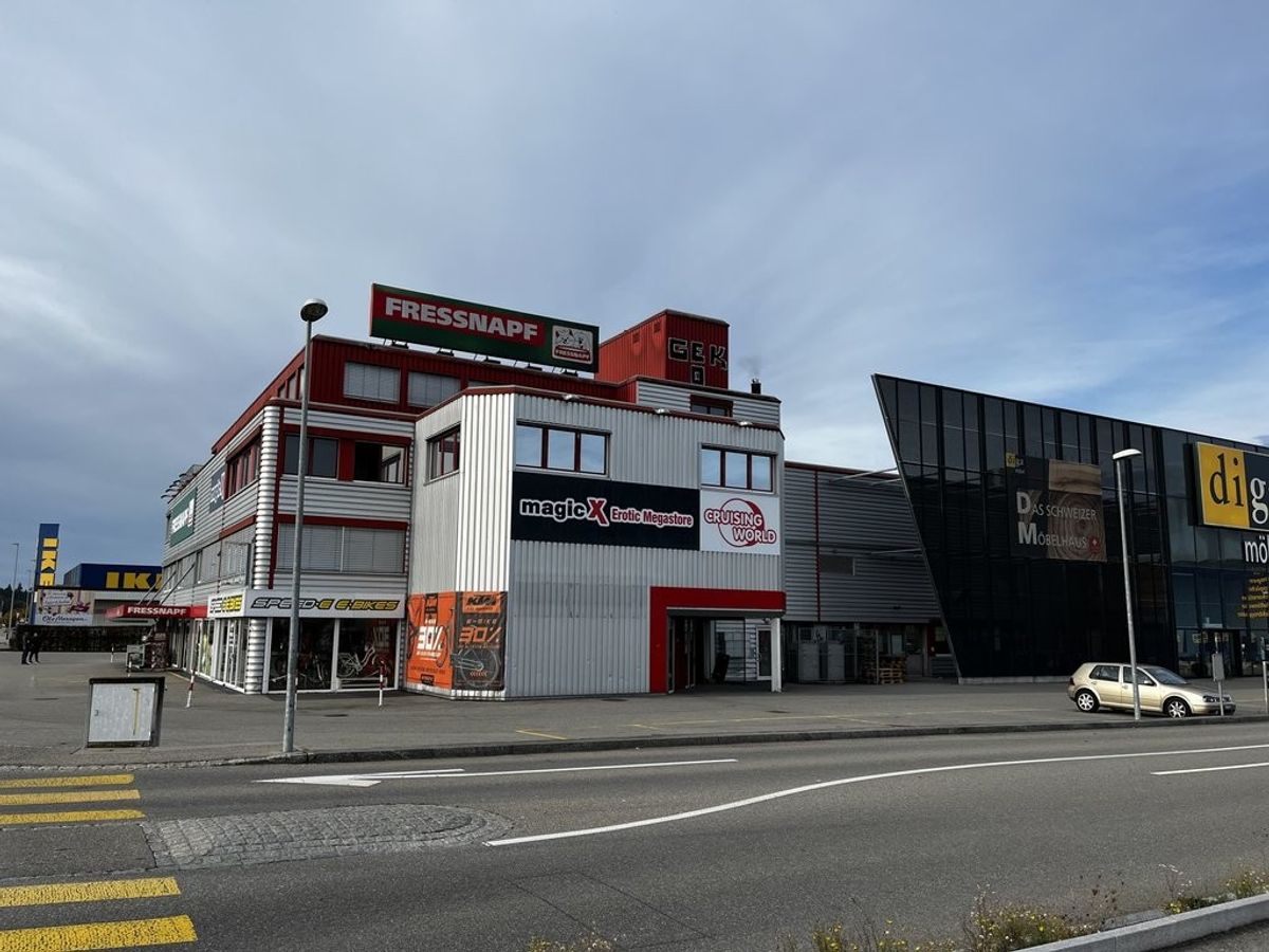 Einstellplätze in der Shoppingmeile Lyssach - 0