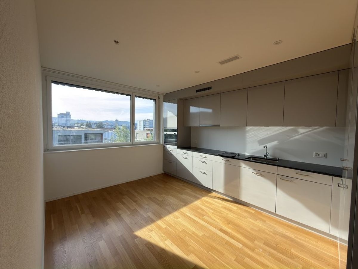 Modernes Wohnen mit grossem Balkon - 2
