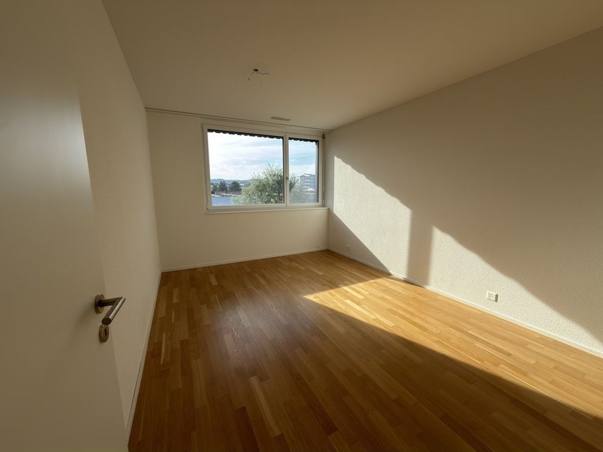 Modernes Wohnen mit grossem Balkon - 4