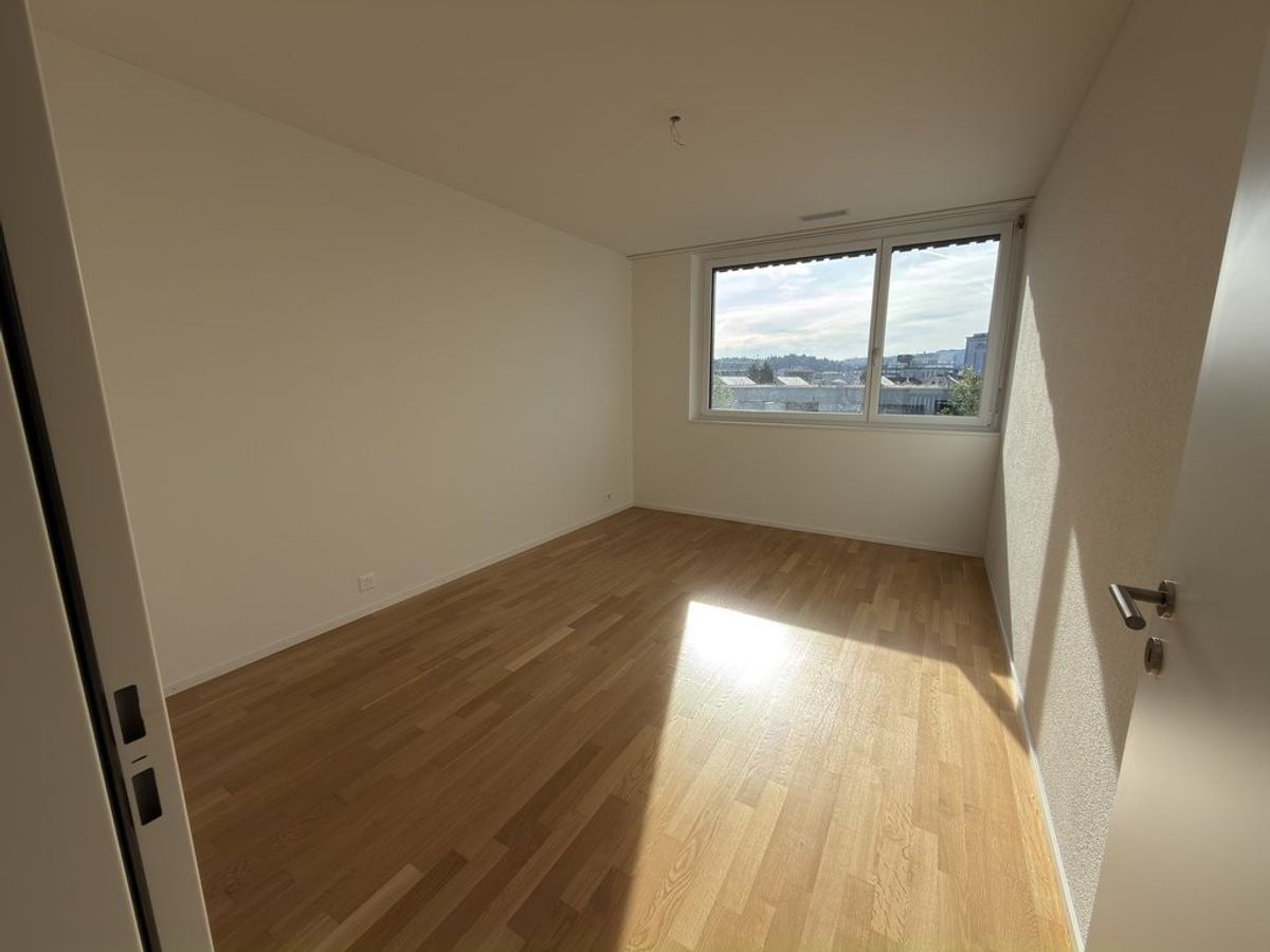 Modernes Wohnen mit grossem Balkon - 5