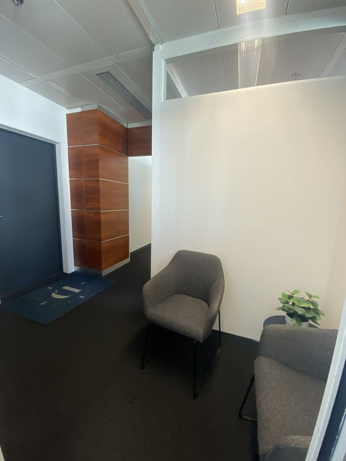 Surface 258 m2 au Geneva Business Center à Lancy - 1