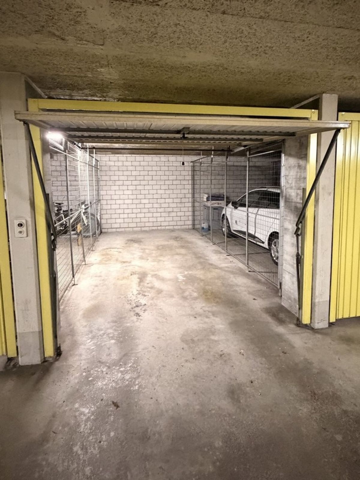 Geschlossene Garagenbox - 1