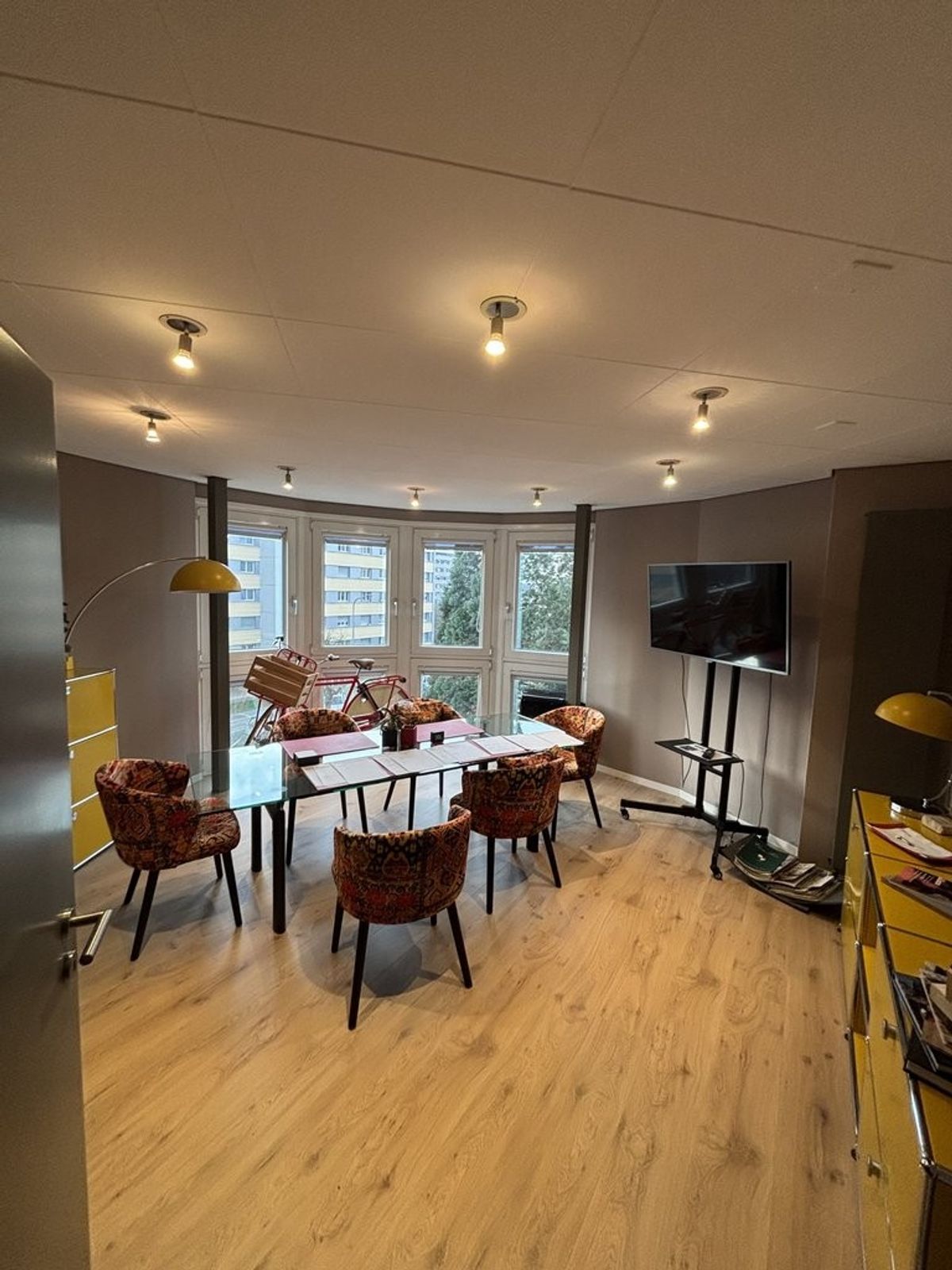 À saisir ! Superbe surface bureau proche de toutes commodités à Nyon ! - 4