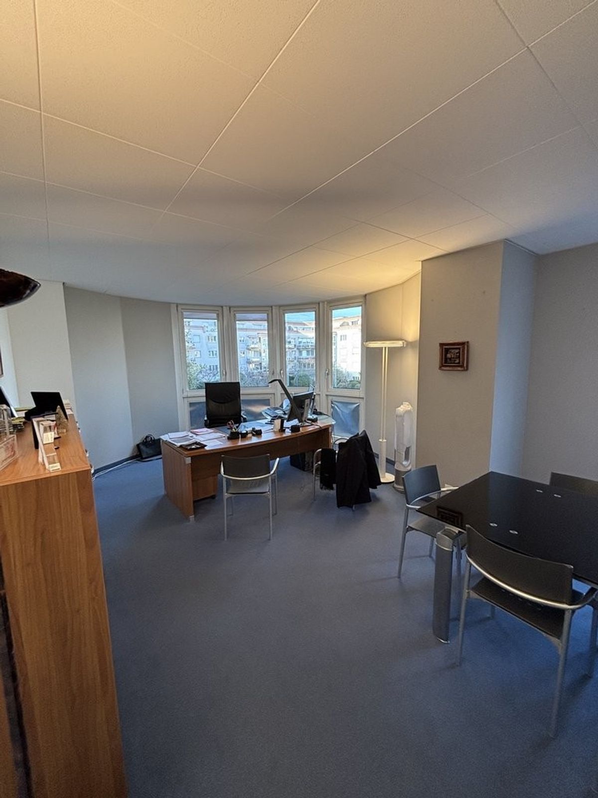 À saisir ! Superbe surface de bureau lumineuse dans bâtiment mixte - 0