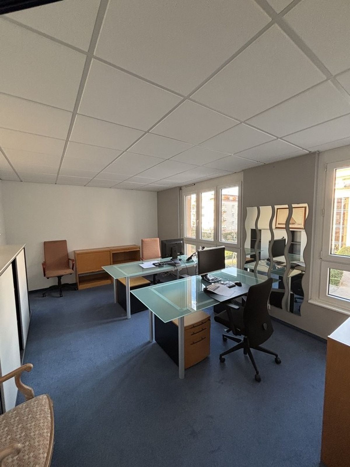 À saisir ! Superbe surface de bureau lumineuse dans bâtiment mixte - 2