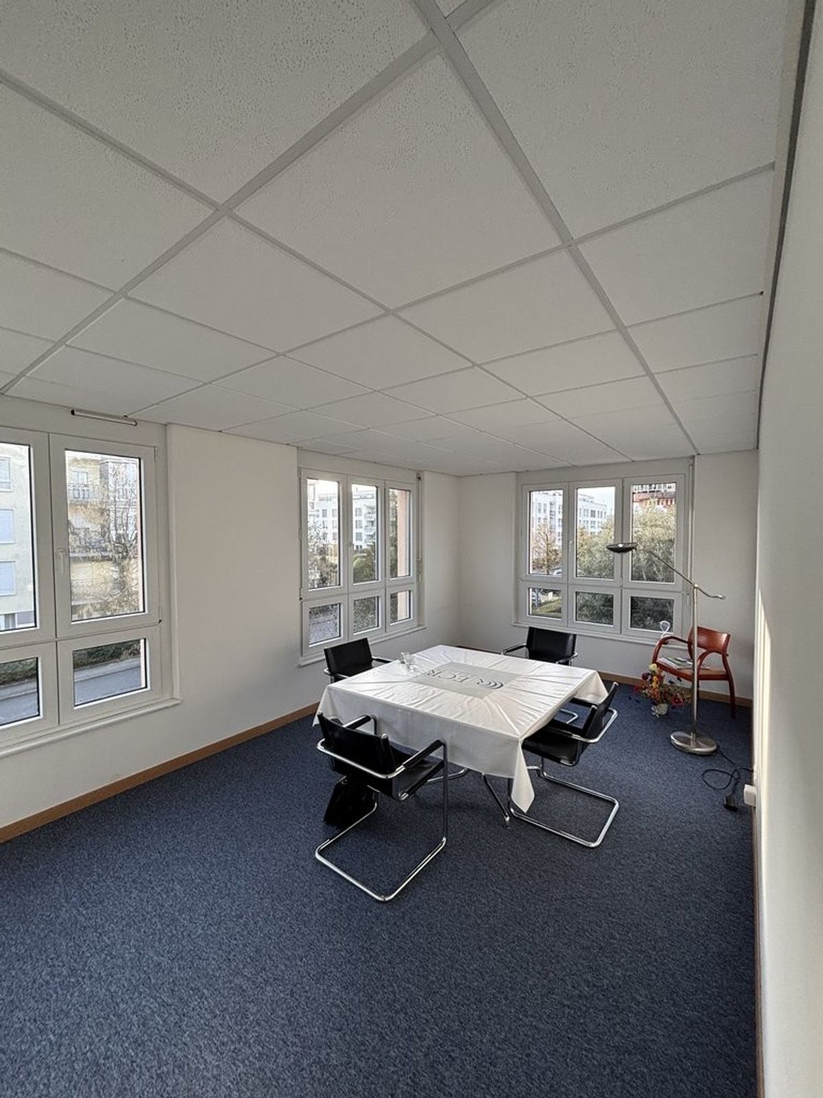 À saisir ! Superbe surface de bureau lumineuse dans bâtiment mixte - 4