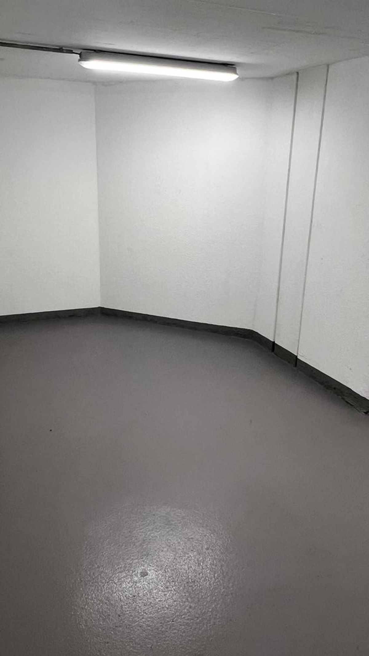 Dépôt de 5 a 27m2 sous-sol accès en voiture et place de livraison - 4