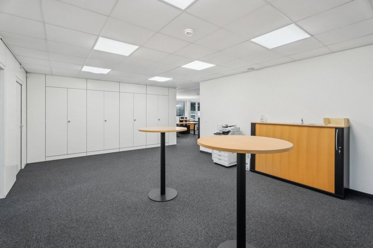 Magnifique bureaux à proximité des axes autoroutiers ! - 4