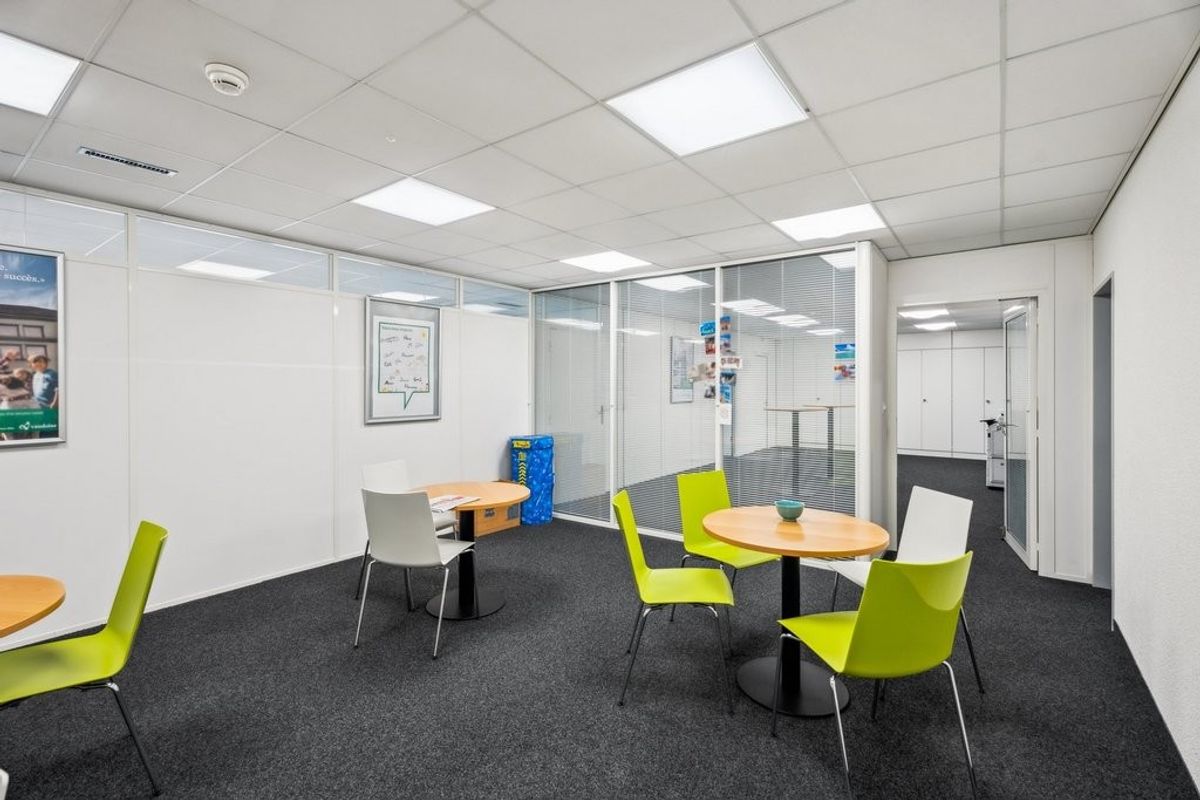 Magnifique bureaux à proximité des axes autoroutiers ! - 5