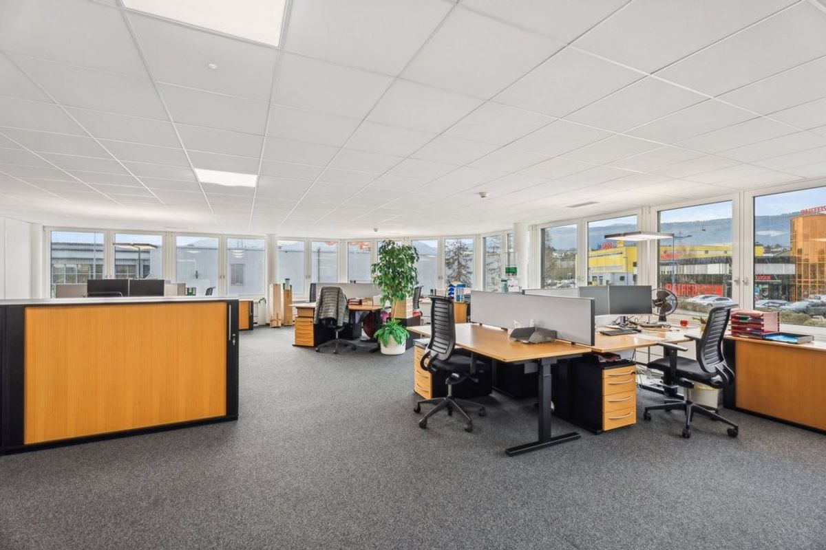 Magnifique bureaux à proximité des axes autoroutiers ! - 6