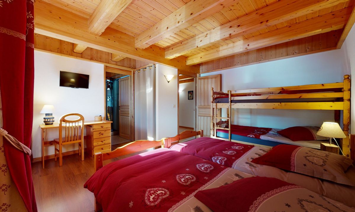 Chalet with Panoramic Mountain Views near Crans-Montana - 9