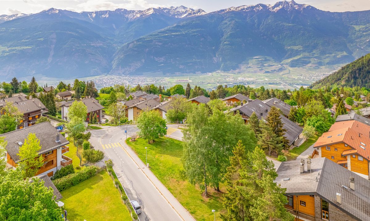 Land in the centre of Ovronnaz with good development potential - 2