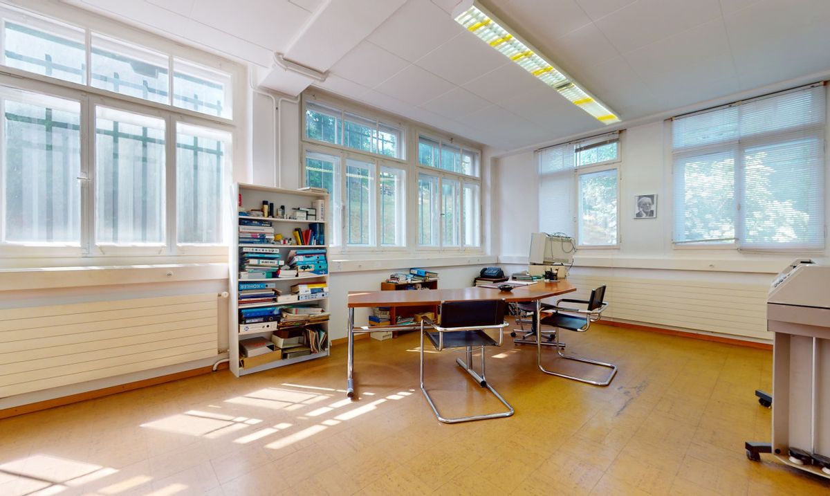 Unique! Mixed-use rental building with high conversion potential - 4