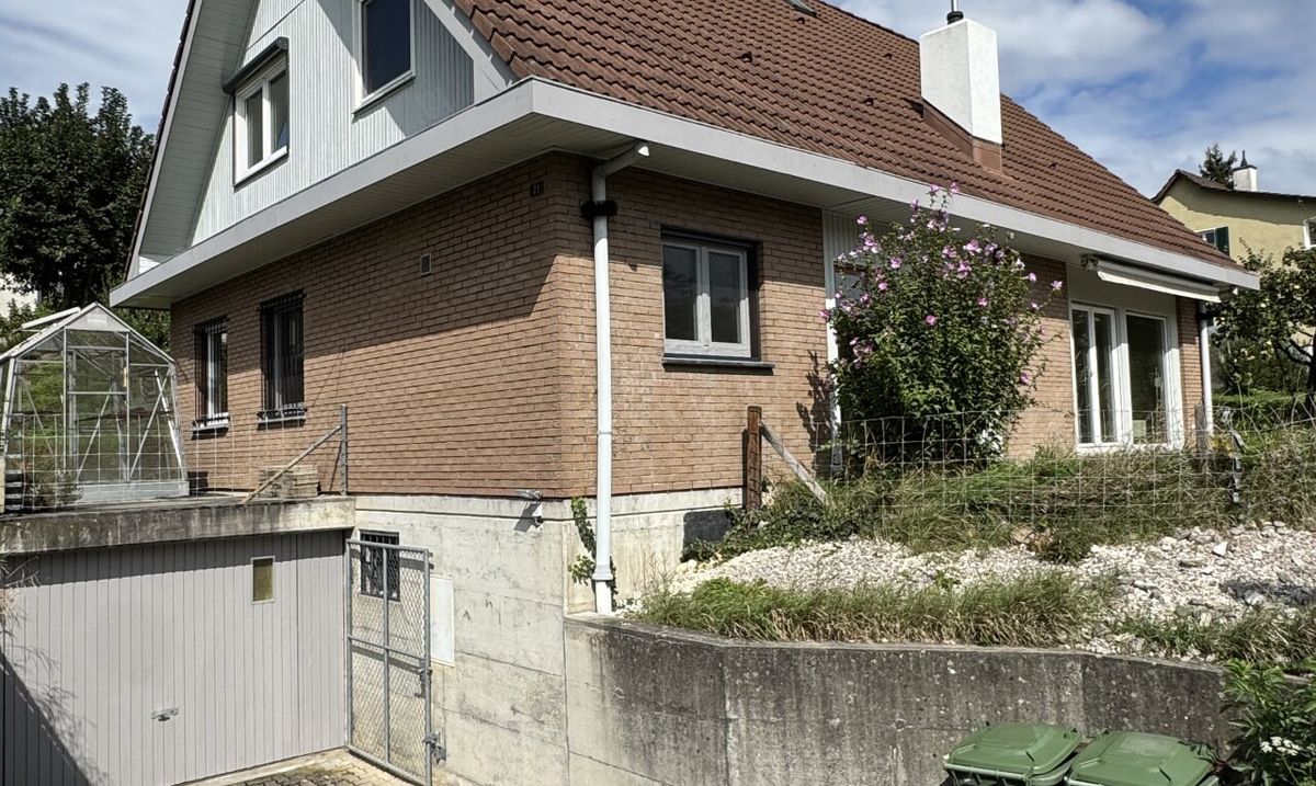 Charming Family Home with Garden and Ample Space in Magden - 1