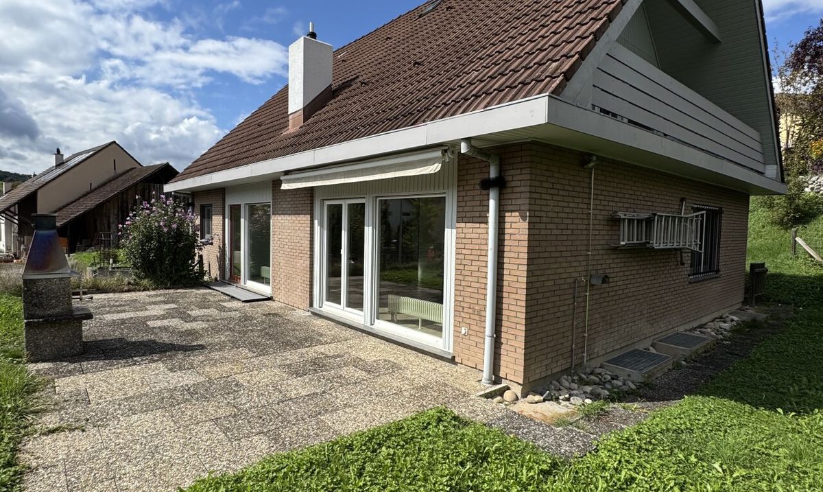 Charming Family Home with Garden and Ample Space in Magden - 2