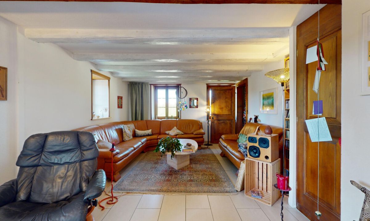 CHARMING DUPLEX WITH GREAT DEVELOPMENT POTENTIAL IN SOTTENS - 11