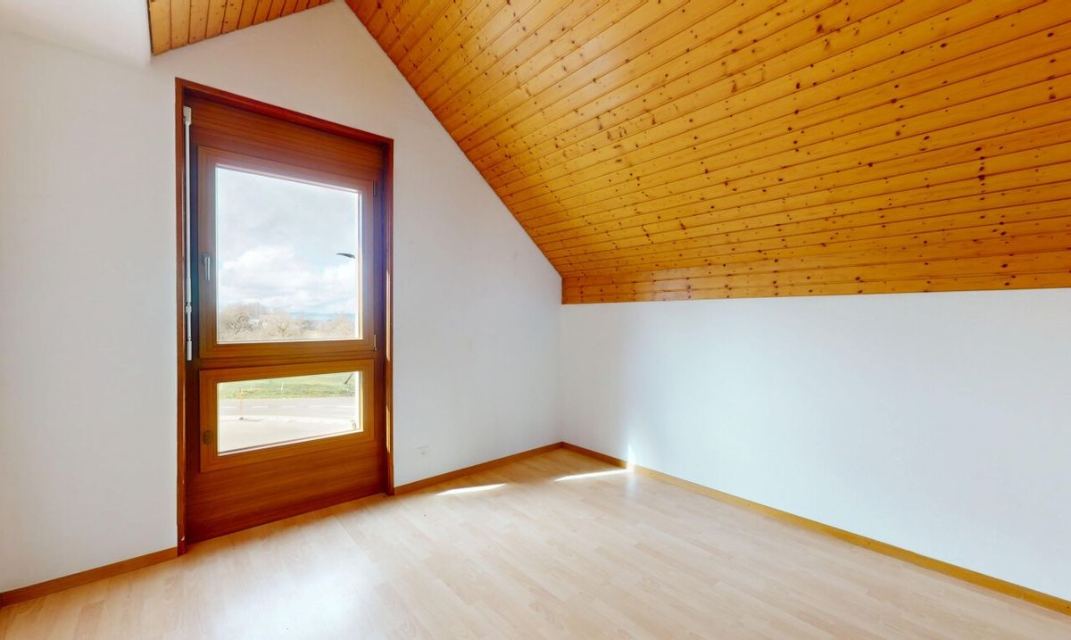 A bright duplex in a well-kept family-owned condominium - 11