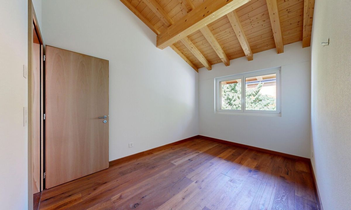Just five minutes from Leuk, discover this stunning 4.5-room apartment - 6