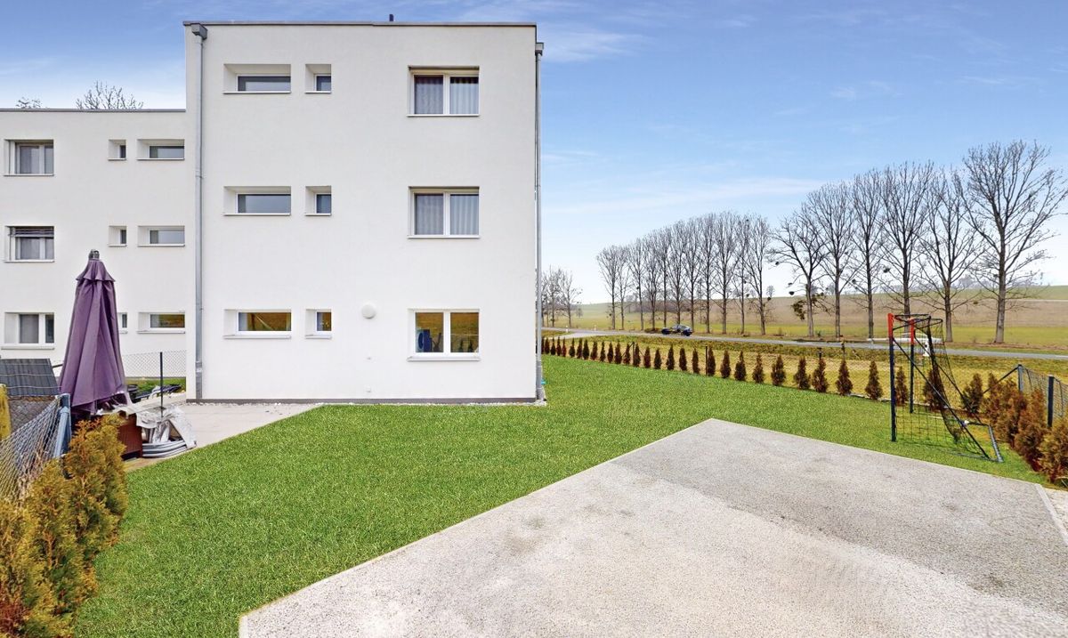 Detached villa with garden 2 minutes from Romont! - 11