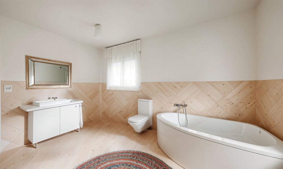 Beautiful detached house with large garden and unobstructed views - 9