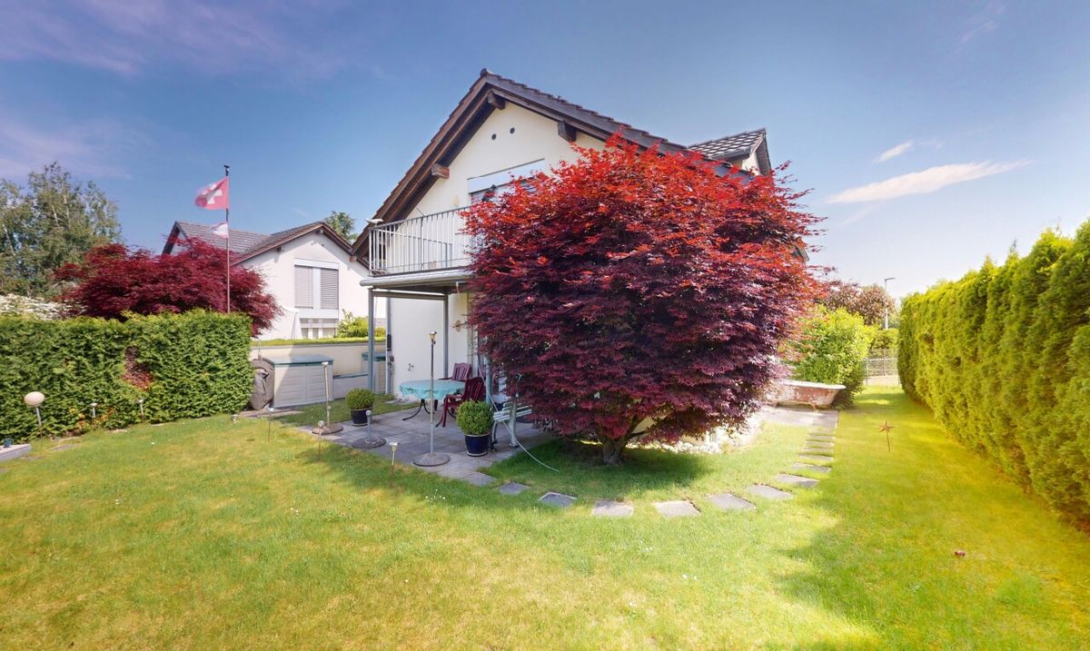 Einfamilienhaus in Schönenbuch - 0