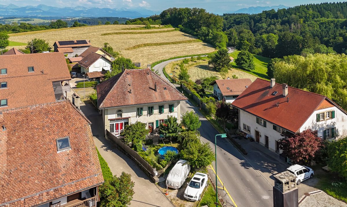 Two Duplexes in a Historic Village Building - 7