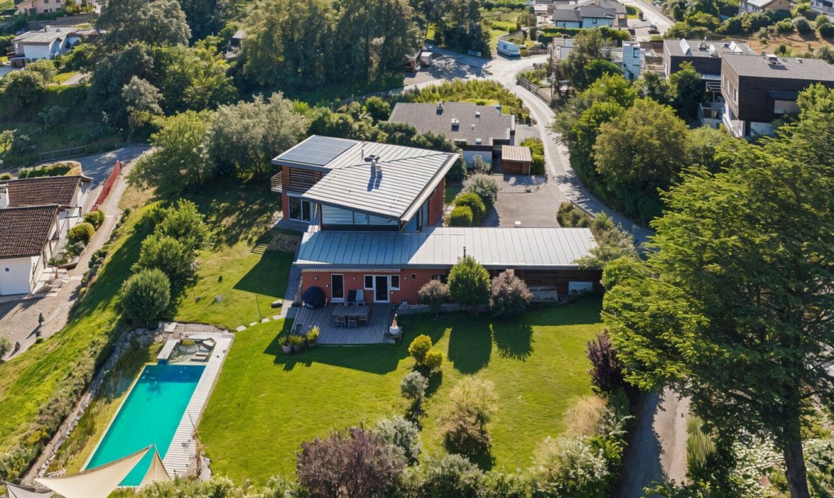 Exceptional Villa with Panoramic Views in Savièse - 1