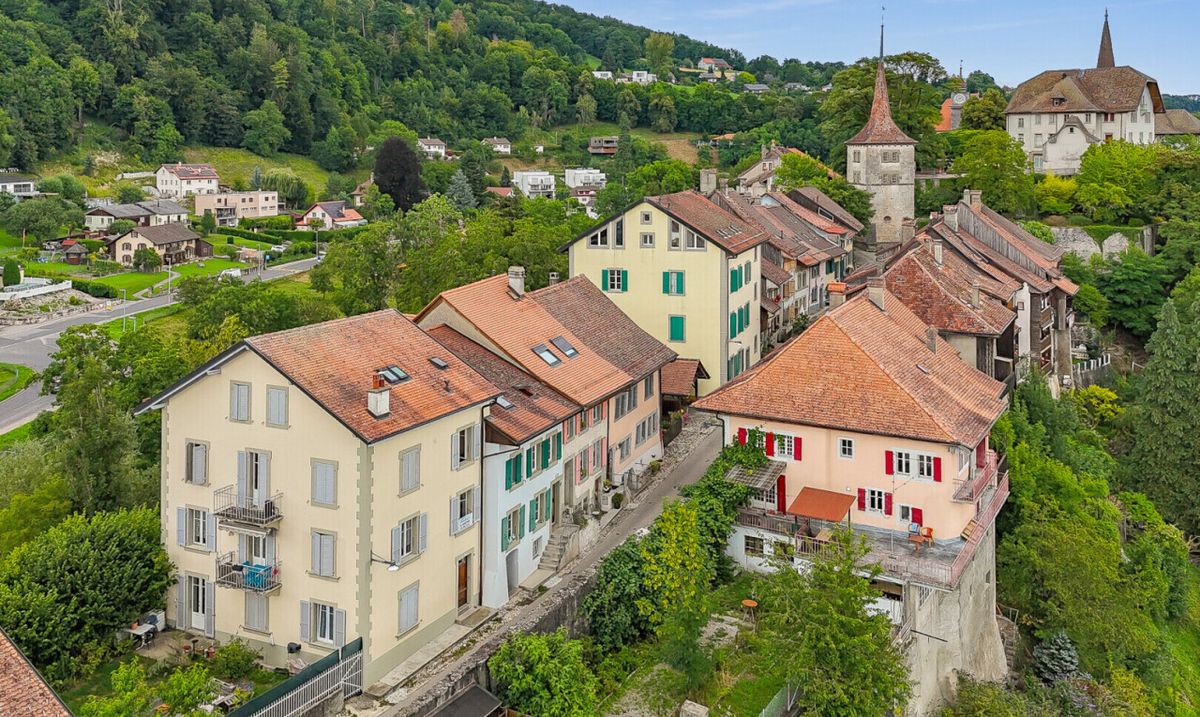 Historic charm in a unique setting - 2