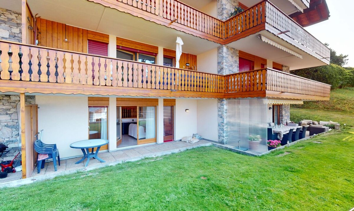 2.5-Room Garden-Level Apartment with Indoor Pool - 9