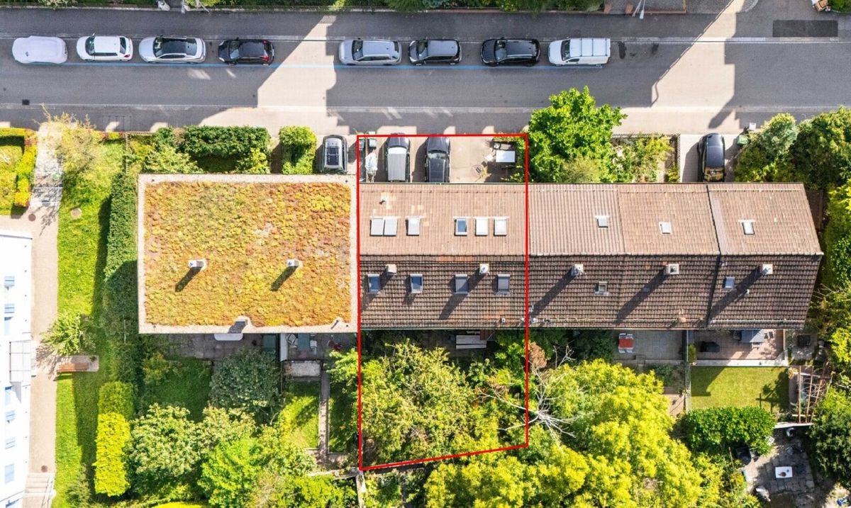 Zurich-Wipkingen: Townhouse with untapped value potential - 1