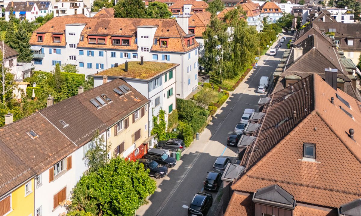 Zurich-Wipkingen: Townhouse with untapped value potential - 3
