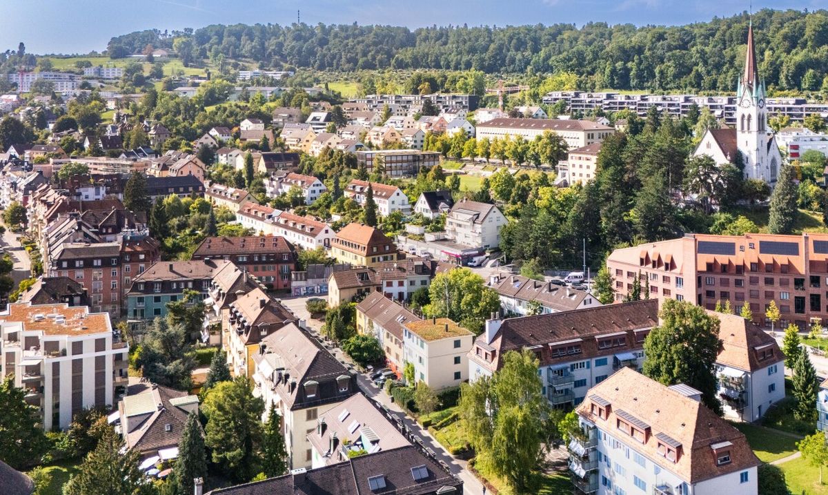 Zurich-Wipkingen: Townhouse with untapped value potential - 4