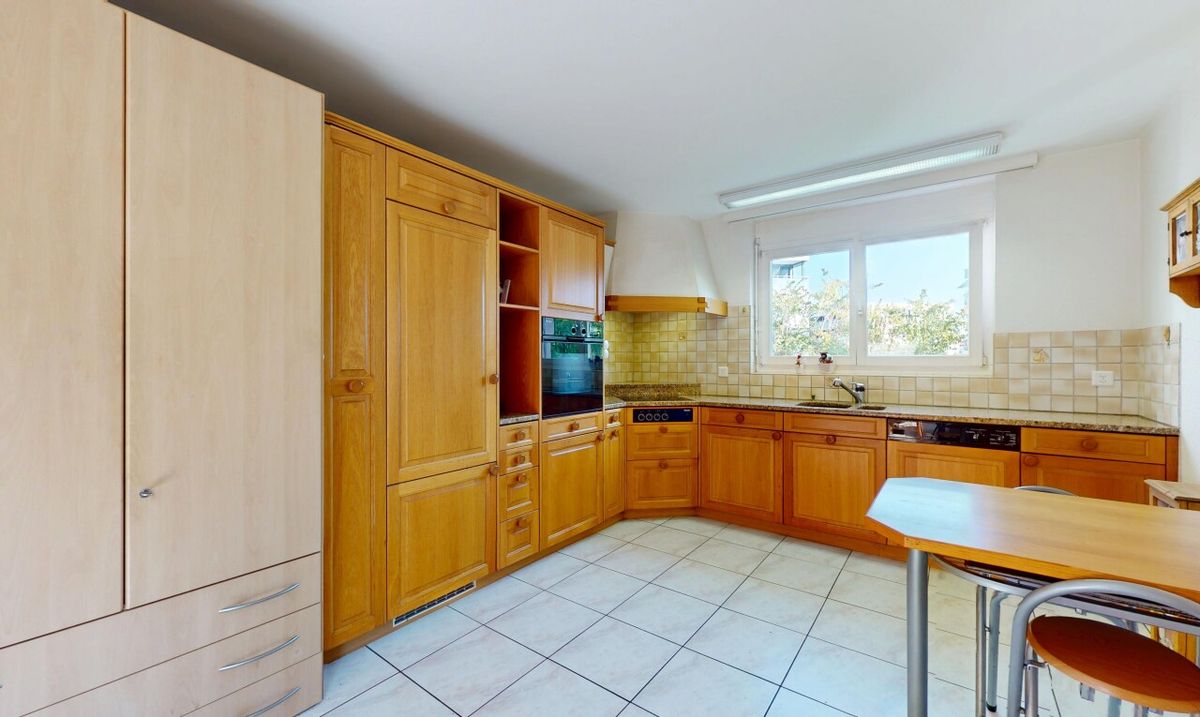 Comfort, light and a private garden – stunning duplex in Murten - 4