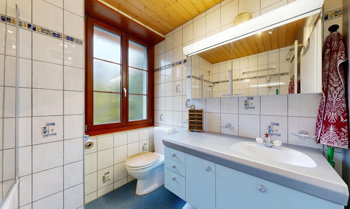 Unique fully renovated family home with garden and private garage - 4