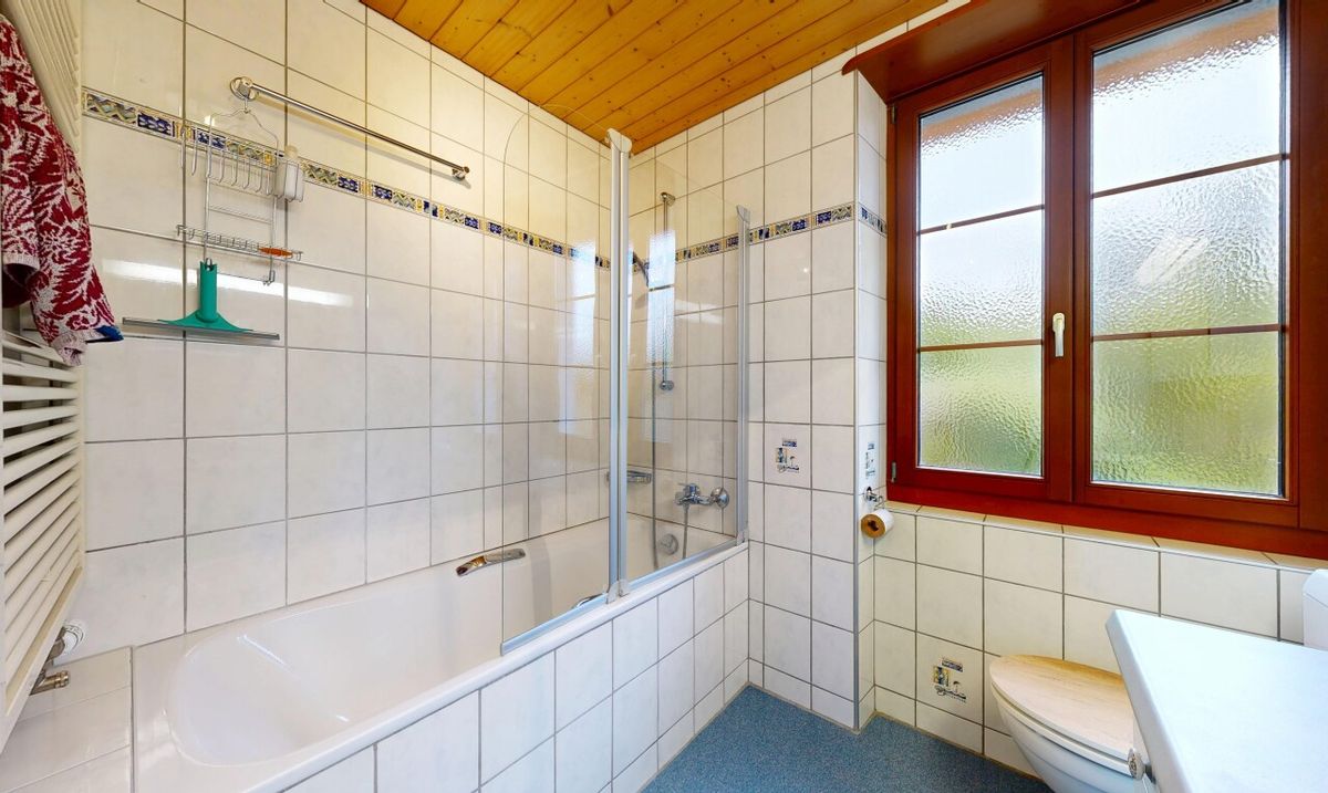 Unique fully renovated family home with garden and private garage - 7