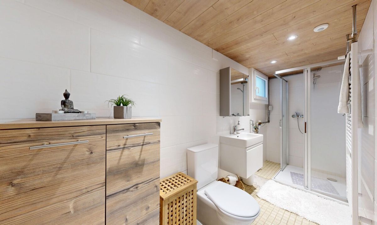Renovated family home: Garden, Terrace & Independent Potential - 9