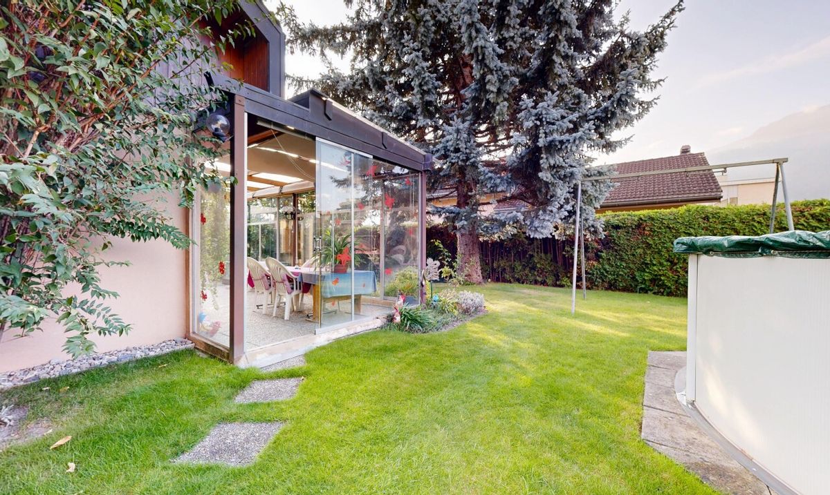 Bright Family Home with Garden - 6