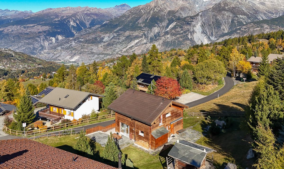 Exceptional Chalet with Panoramic View in Bürchen - 3